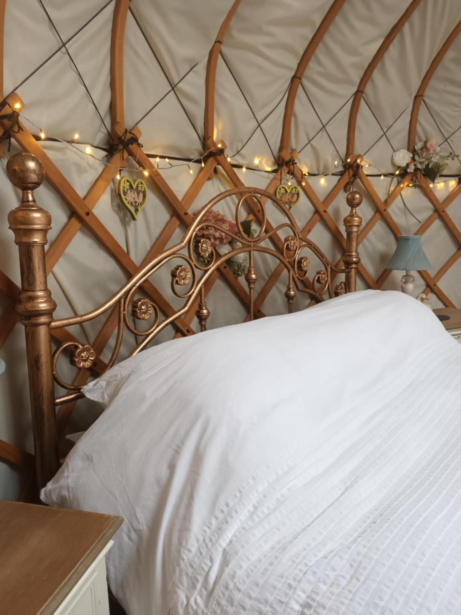 Gingerbread Cottage Yurts Dereham Eksteriør bilde