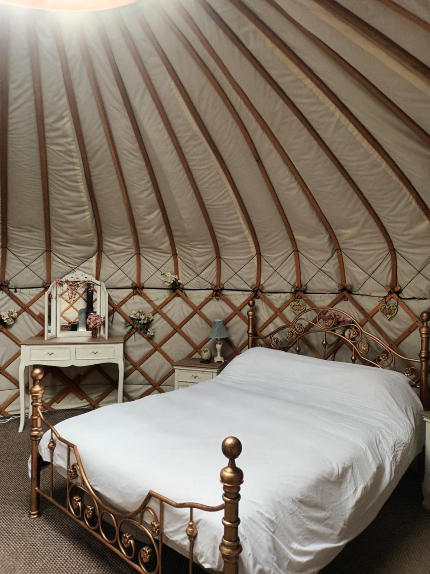 Gingerbread Cottage Yurts Dereham Eksteriør bilde