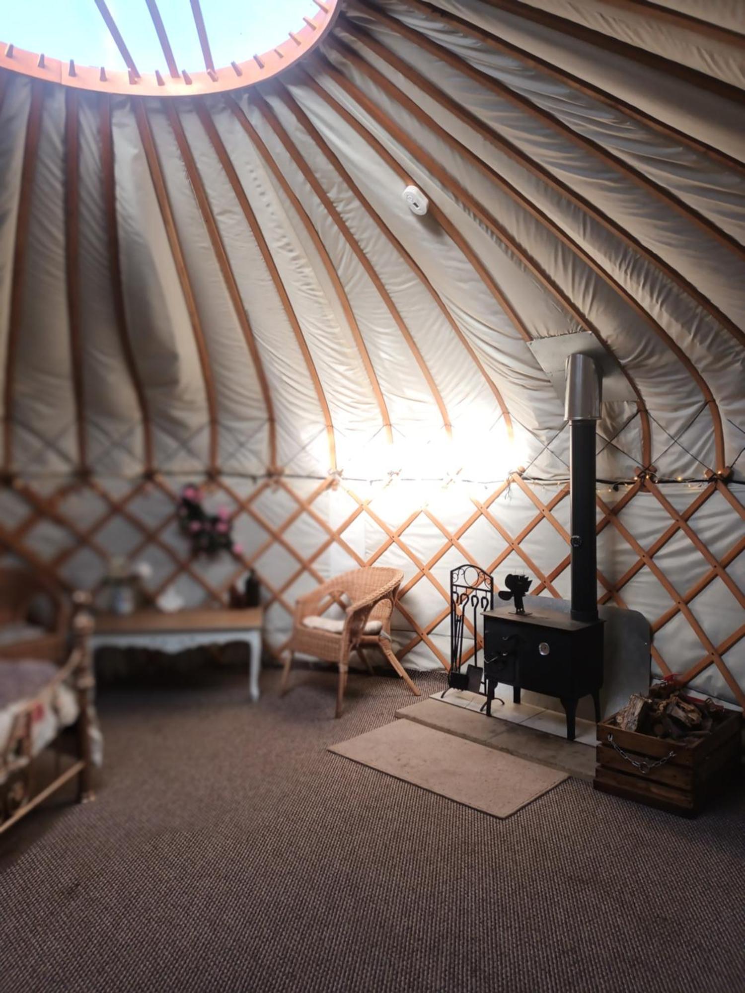 Gingerbread Cottage Yurts Dereham Eksteriør bilde